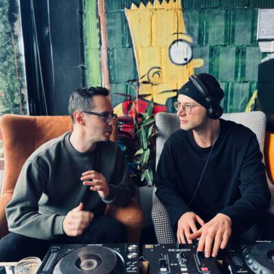 Cover Image for Кога градот прави место за звукот, музиката се движи со логика на разговор