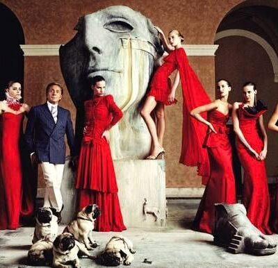 Cover Image for ЦРВЕНО. Valentino никогаш не создаваше трендови. Создаваше канон