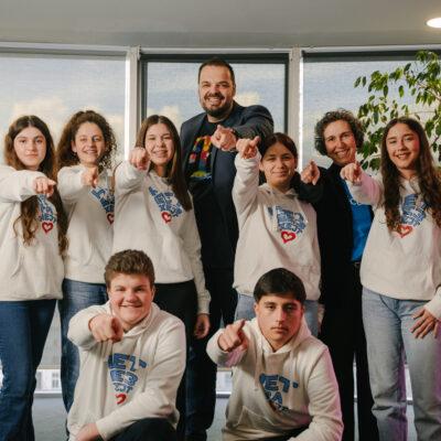 Cover Image for ТИШИНАТА НЕ МОЖЕ ДА СТАНЕ АЛГОРИТАМ: Практично нема млад човек на возраст од 15 – 24 години во Македонија, кој не користи интернет, 97 отсто се онлајн секојдневно