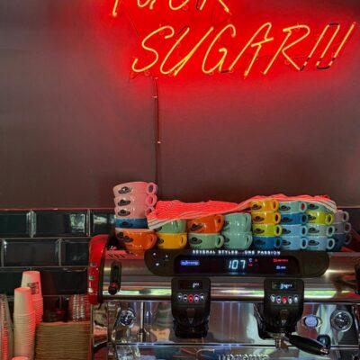 Cover Image for Космос во Куманово: кафетеријата СВЕМИР е повеќе културна мапа отколку место за кафе, таму каде што еспресо и тост одат заедно како ритуал