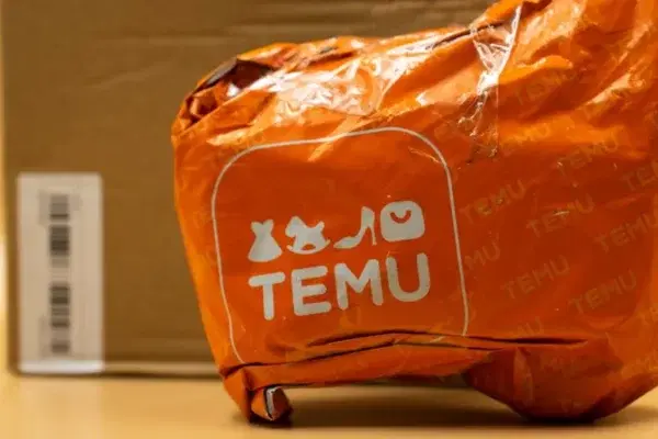 Cover Image for Светот ѝ кажа не на брзата мода и други производи: Додека европските земји и САД се борат со брзата мода и кинеските производи за широка потрошувачка, ние зборуваме дека „обичните луѓе“ по оданочувањето на пратките на Тему, нема да можат ништо да си купат