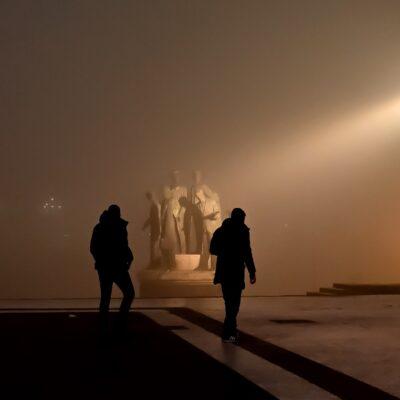 Cover Image for АЈДЕ ДА СЕ РАДУВАМЕ…рече премиерот. Дајте ве молам за убави работи да зборуваме, ајде да се веселиме, празници се…